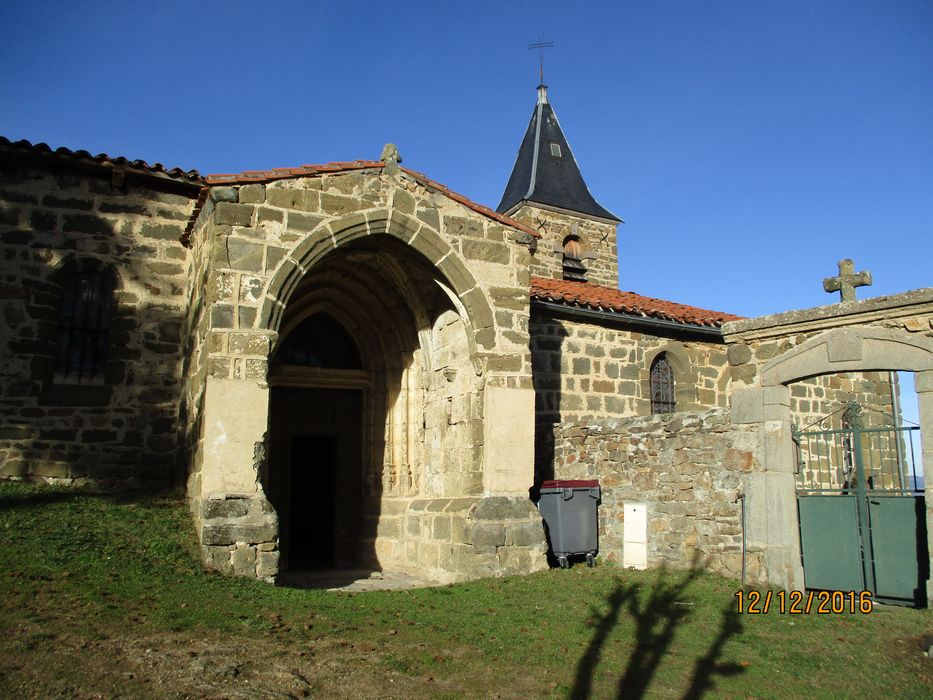 Eglise Saint-Jean-Baptiste : Façade latérale sud, vue partielle