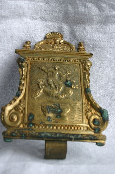 baiser de paix - © Ministère de la Culture (France), Conservation des antiquités et des objets d’art de Haute-Loire, tous droits réservés