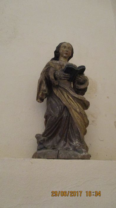 statue : Sainte au livre - © Ministère de la Culture (France), Conservation des antiquités et des objets d’art de Haute-Loire, tous droits réservés
