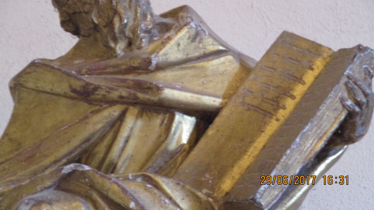 statuette : Moïse tenant les tables de la loi, détail - © Ministère de la Culture (France), Conservation des antiquités et des objets d’art de Haute-Loire, tous droits réservés
