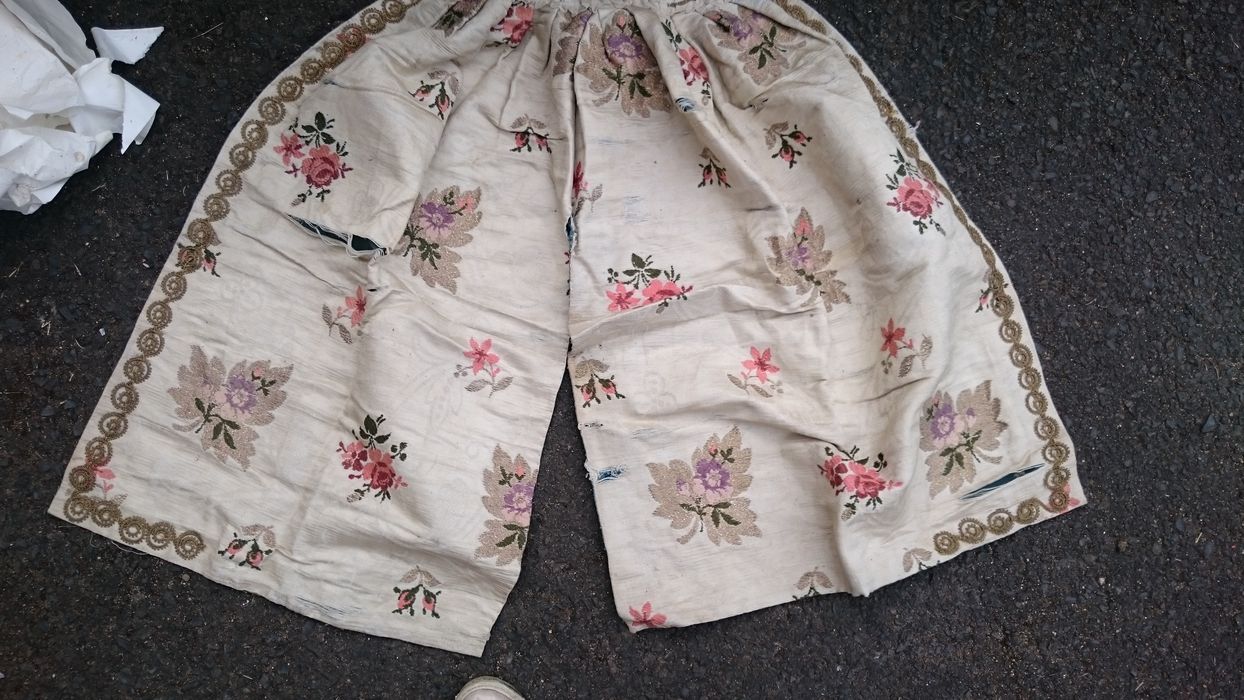 manteau de la Vierge et de l'Enfant - © Ministère de la Culture (France), Conservation des antiquités et des objets d’art de Haute-Loire, tous droits réservés