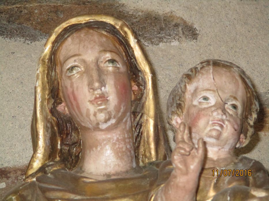 statue : Vierge à l'Enfant, détail