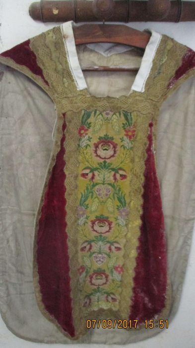 ornement liturgique : chasuble - © Ministère de la Culture (France), Conservation des antiquités et des objets d’art de Haute-Loire, tous droits réservés