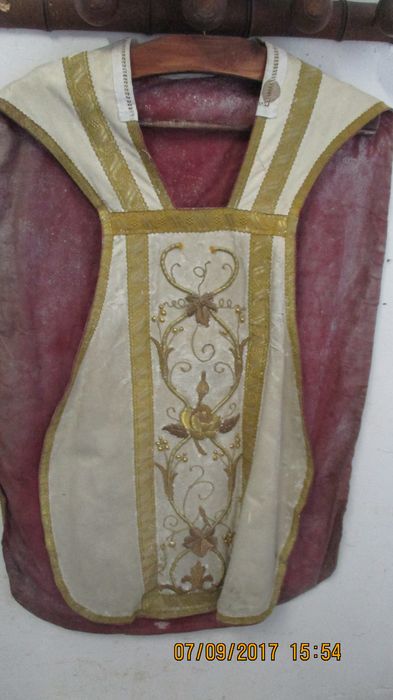 ornement liturgique : chasuble - © Ministère de la Culture (France), Conservation des antiquités et des objets d’art de Haute-Loire, tous droits réservés