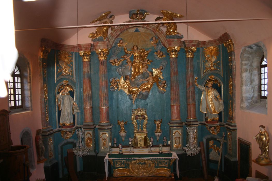 ensemble de l'autel et retable de la Vierge