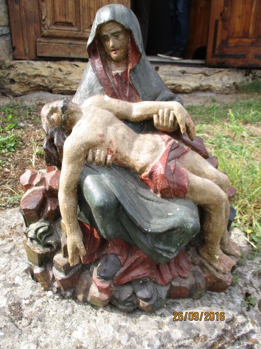 groupe sculpté : Vierge de Pitié - © Ministère de la Culture (France), Conservation des antiquités et des objets d’art de Haute-Loire, tous droits réservés