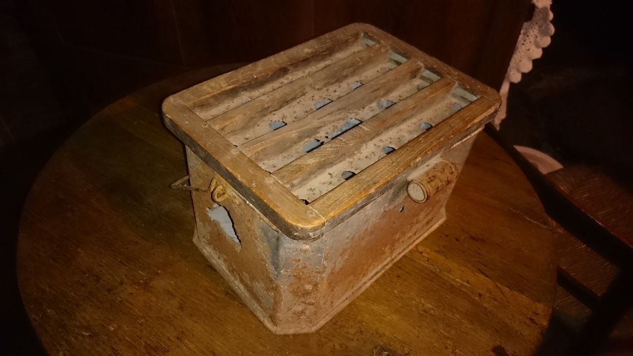 chaufferette - © Ministère de la Culture (France), Conservation des antiquités et des objets d’art de Haute-Loire, tous droits réservés