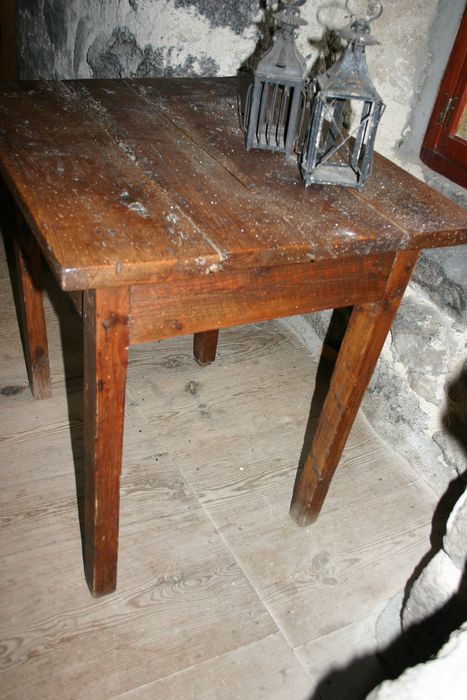 table - © Ministère de la Culture (France), Conservation des antiquités et des objets d’art de Haute-Loire, tous droits réservés