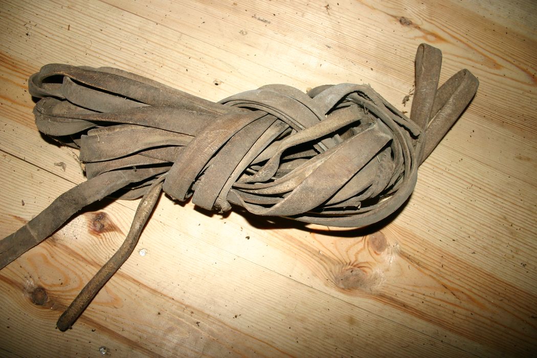 courroies - © Ministère de la Culture (France), Conservation des antiquités et des objets d’art de Haute-Loire, tous droits réservés