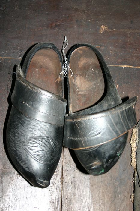 paire de sabots - © Ministère de la Culture (France), Conservation des antiquités et des objets d’art de Haute-Loire, tous droits réservés