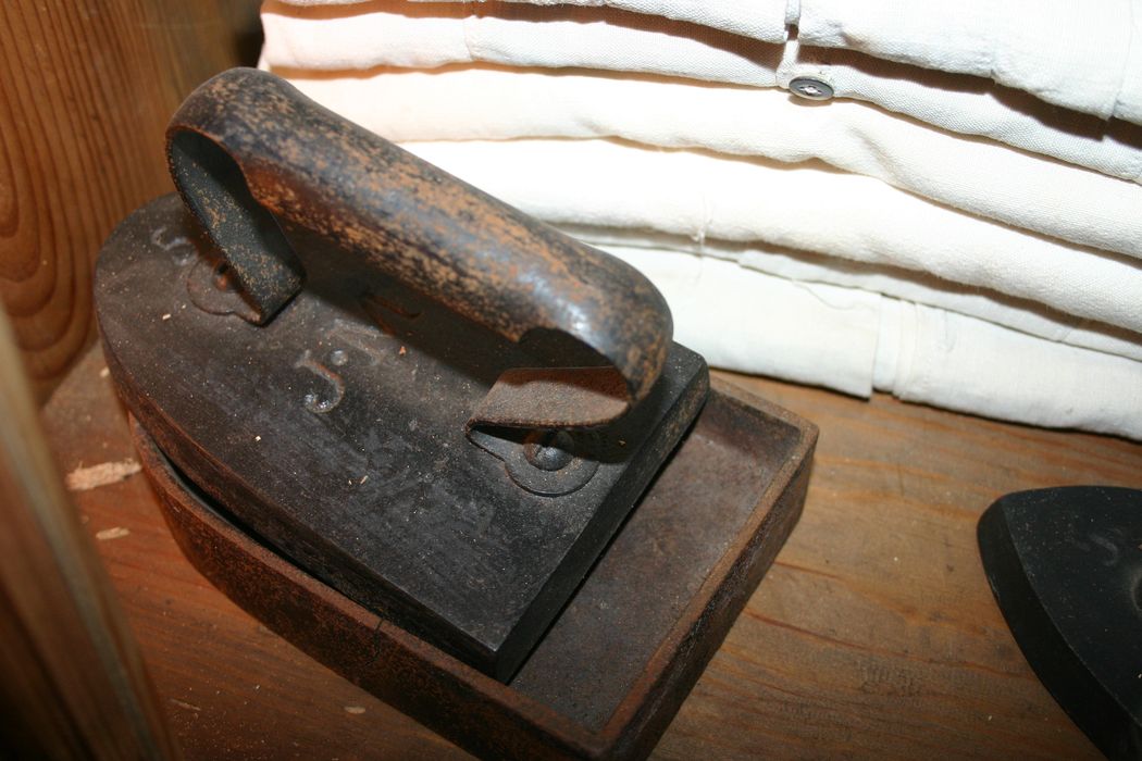 fer à repasser - © Ministère de la Culture (France), Conservation des antiquités et des objets d’art de Haute-Loire, tous droits réservés