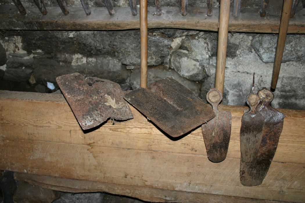 pelles - © Ministère de la Culture (France), Conservation des antiquités et des objets d’art de Haute-Loire, tous droits réservés