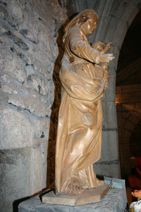 statue : Vierge à l'Enfant, profil droit, vue générale