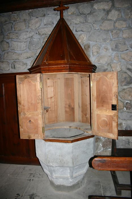 fonts baptismaux - © Ministère de la Culture (France), Conservation des antiquités et des objets d’art de Haute-Loire, tous droits réservés