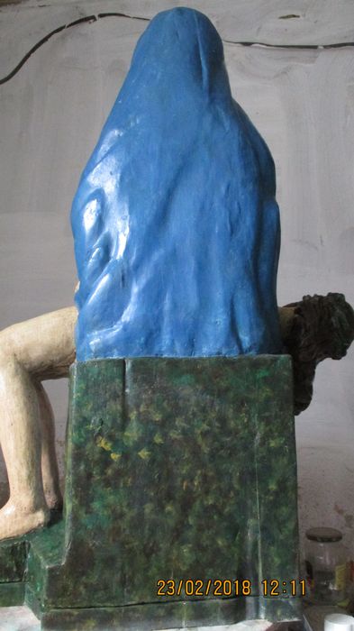 groupe sculpté : Vierge de Pitié, revers, vue générale