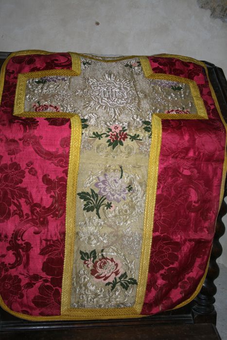 chasuble - © Ministère de la Culture (France), Conservation des antiquités et des objets d’art de Haute-Loire, tous droits réservés