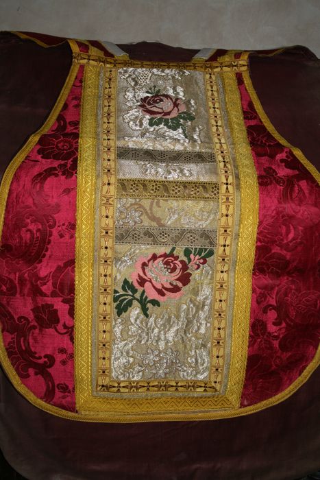 chasuble - © Ministère de la Culture (France), Conservation des antiquités et des objets d’art de Haute-Loire, tous droits réservés