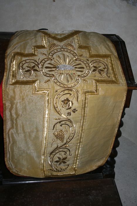 chasuble - © Ministère de la Culture (France), Conservation des antiquités et des objets d’art de Haute-Loire, tous droits réservés