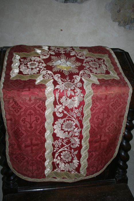 chasuble - © Ministère de la Culture (France), Conservation des antiquités et des objets d’art de Haute-Loire, tous droits réservés