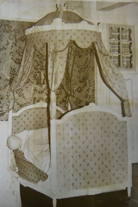 lit à la polonaise, style Louis XVI. - © Ministère de la Culture (France), Conservation des antiquités et des objets d’art de Haute-Loire – Tous droits réservés