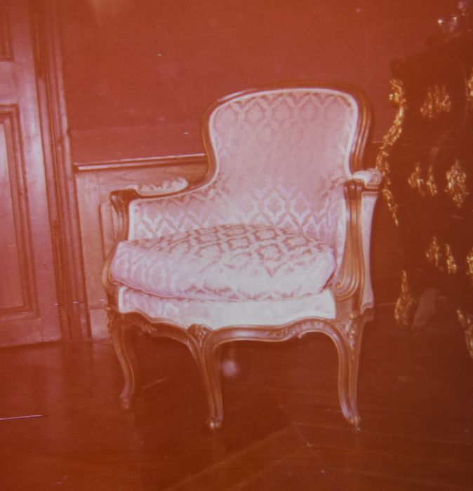 fauteuil (bergère à la reine), style Louis XV - © Ministère de la Culture (France), Conservation des antiquités et des objets d’art de Haute-Loire – Tous droits réservés