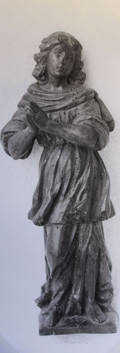 statue : Personnage masculin n°2