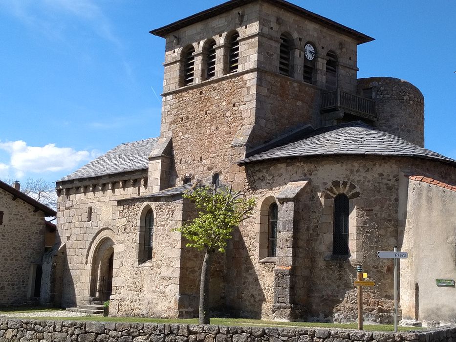 Eglise Saint-Victor : Façade latérale sud, vue générale