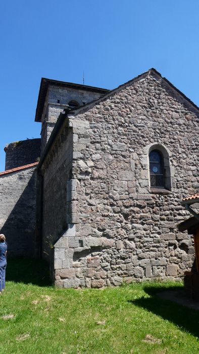 Eglise Saint-Victor : Façade occidentale, vue partielle