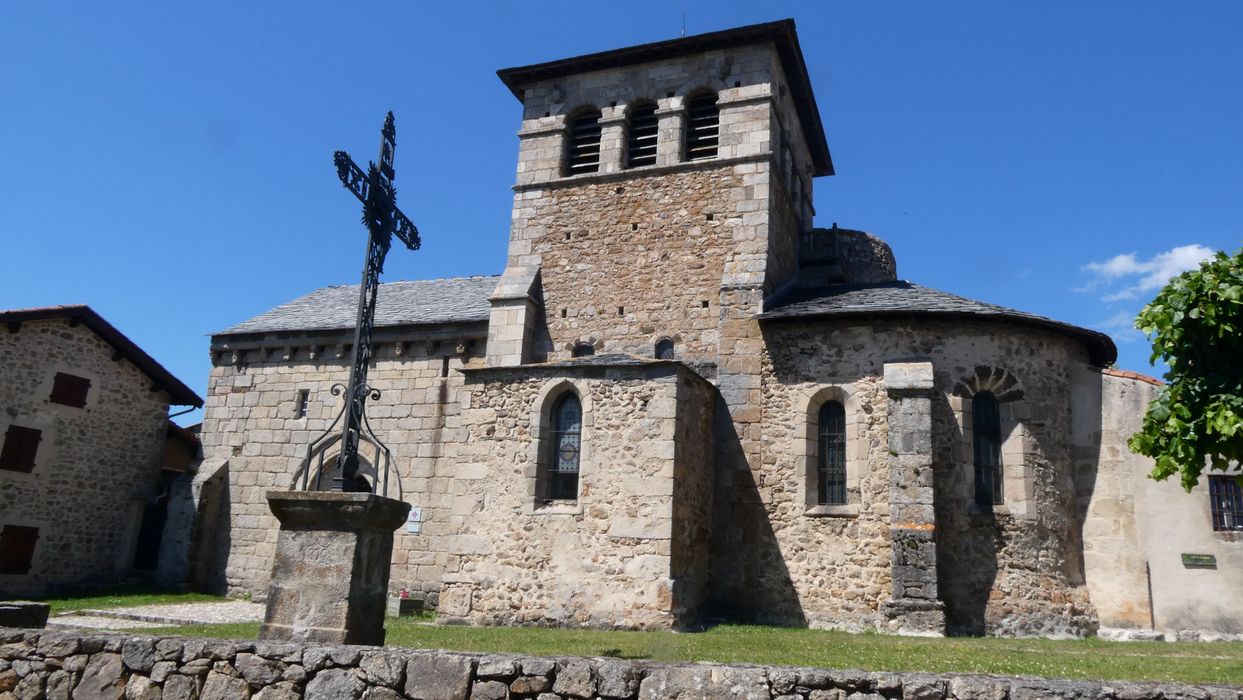 Eglise Saint-Victor : Façade latérale sud, vue générale