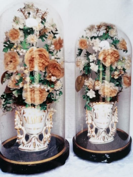 paire de vases avec bouquets