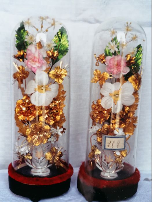 paire de vases avec bouquets