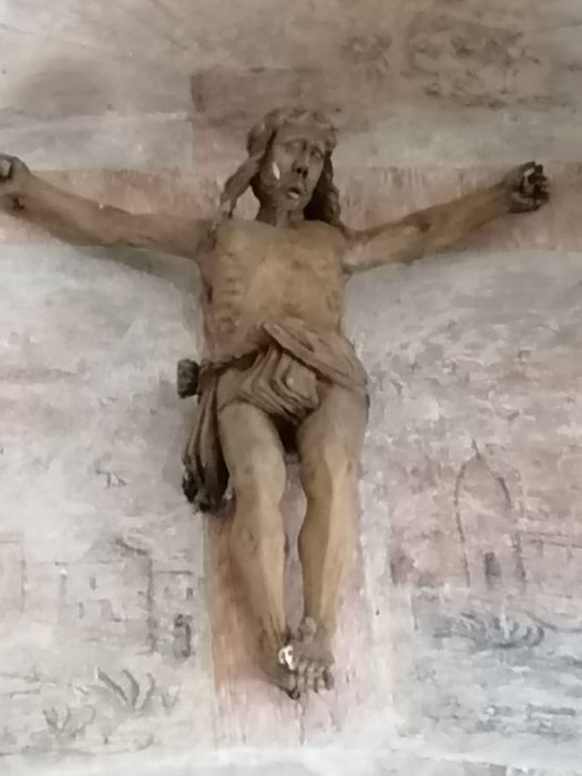 statue : Christ en croix