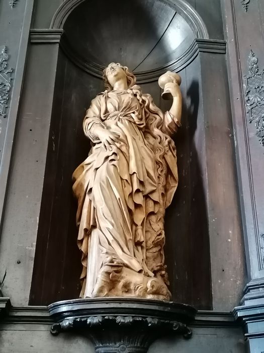 statue : sainte Madeleine