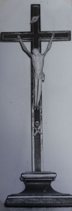 Croix d'autel (crucifix)