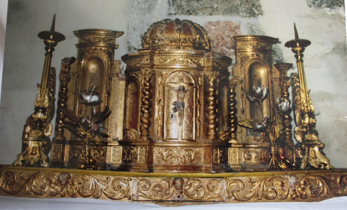 autel, gradins et tabernacle