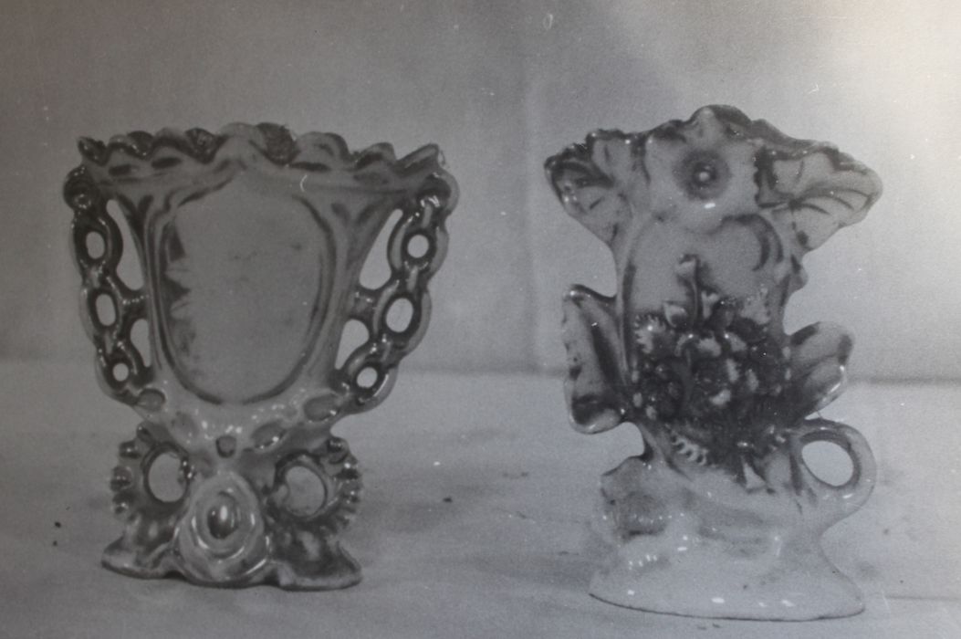 vases-bouquets d'autel - © Ministère de la Culture (France), Conservation des antiquités et des objets d’art de Haute-Loire, tous droits réservés