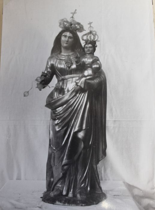 Statue : Vierge à l'Enfant et leurs couronnes