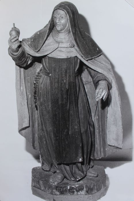 Statue : Sainte religieuse