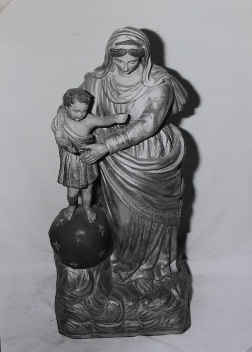 Statue : Vierge à l'Enfant