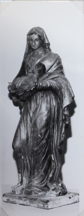 statue : Vierge à l'Enfant - © Ministère de la Culture (France), Conservation des antiquités et des objets d’art de Haute-Loire, tous droits réservés