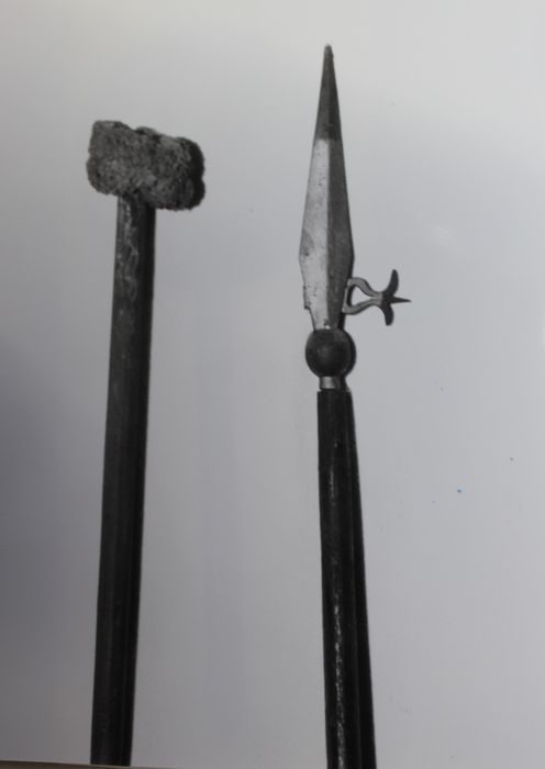instruments de la Passion : l'éponge et la lance - © Ministère de la Culture (France), Conservation des antiquités et des objets d’art de Haute-Loire, tous droits réservés