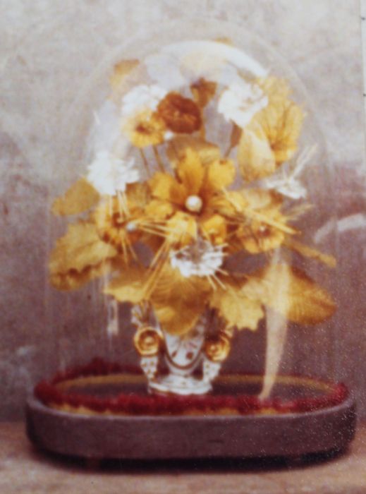 vase sous globe - © Ministère de la Culture (France), Conservation des antiquités et des objets d’art de Haute-Loire – Tous droits réservés