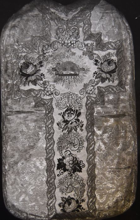 chasuble - © Ministère de la Culture (France), Conservation des antiquités et des objets d’art de Haute-Loire – Tous droits réservés
