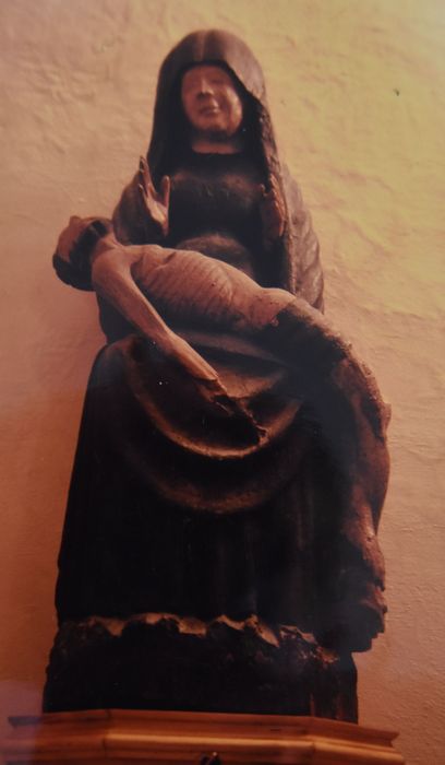 groupe sculpté : Vierge de Pitié - © Ministère de la Culture (France), Conservation des antiquités et des objets d’art de Haute-Loire – Tous droits réservés