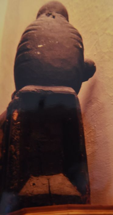 groupe sculpté : Vierge de Pitié, revers - © Ministère de la Culture (France), Conservation des antiquités et des objets d’art de Haute-Loire – Tous droits réservés 