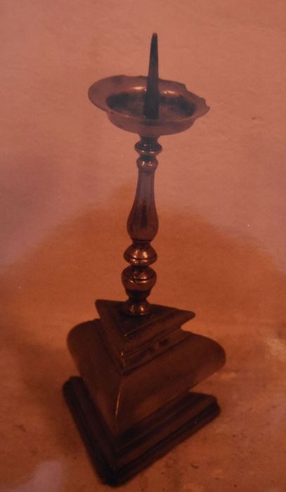 chandelier - © Ministère de la Culture (France), Conservation des antiquités et des objets d’art de Haute-Loire – Tous droits réservés 