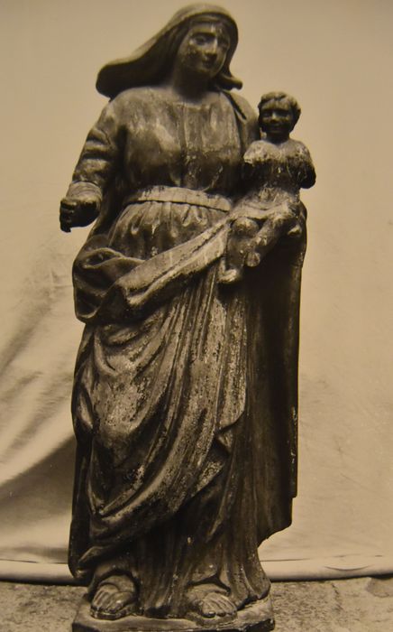 Statue : Vierge à l'Enfant