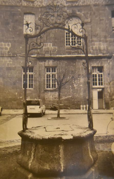 montants du puits (grille) - © Ministère de la Culture (France), Conservation des antiquités et des objets d’art de Haute-Loire – Tous droits réservés 