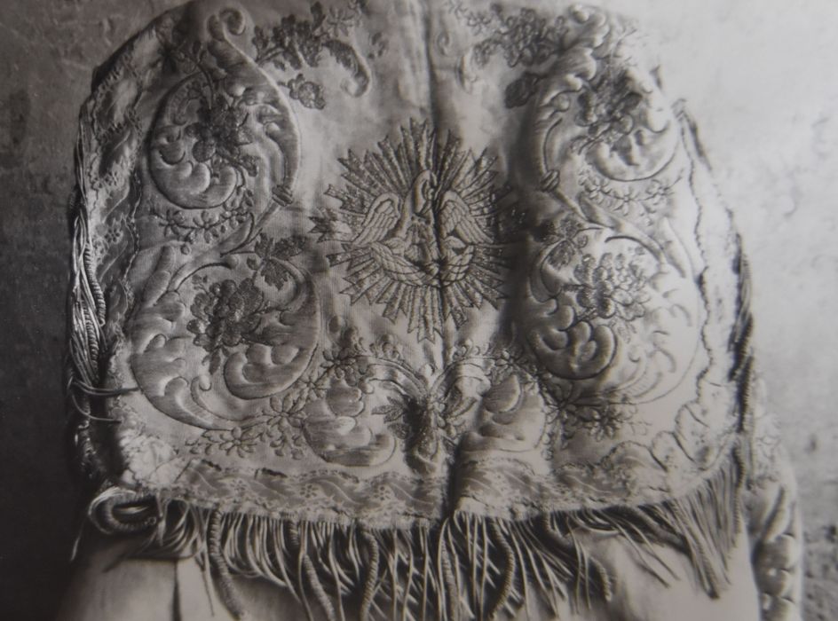 chape, détail du chaperon - © Ministère de la Culture (France), Conservation des antiquités et des objets d’art de Haute-Loire – Tous droits réservés 