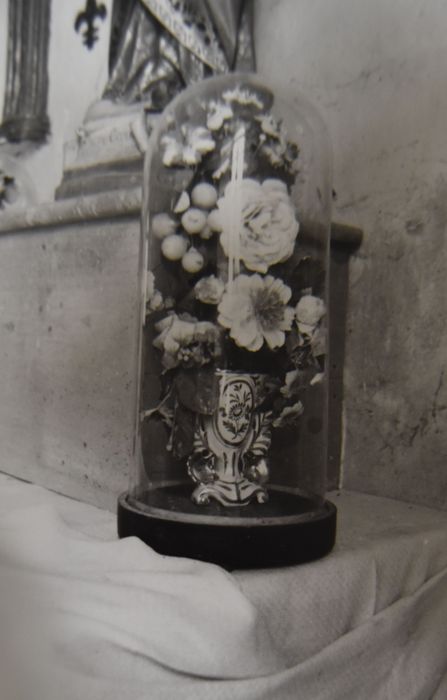 vase avec bouquets - © Ministère de la Culture (France), Conservation des antiquités et des objets d’art de Haute-Loire – Tous droits réservés 